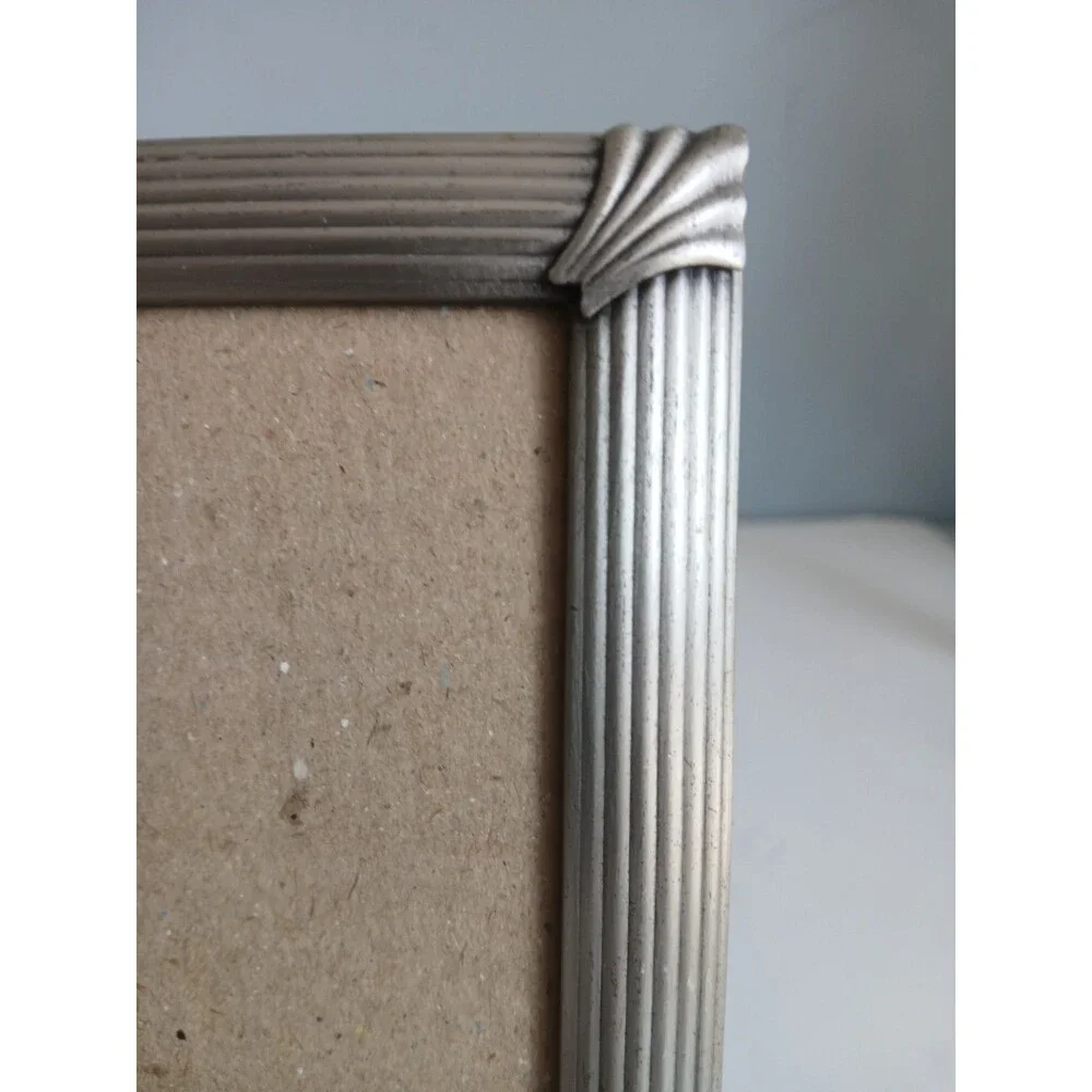 4.5 X 6.5  burnes silver pewter ribbed w fan motif Corner